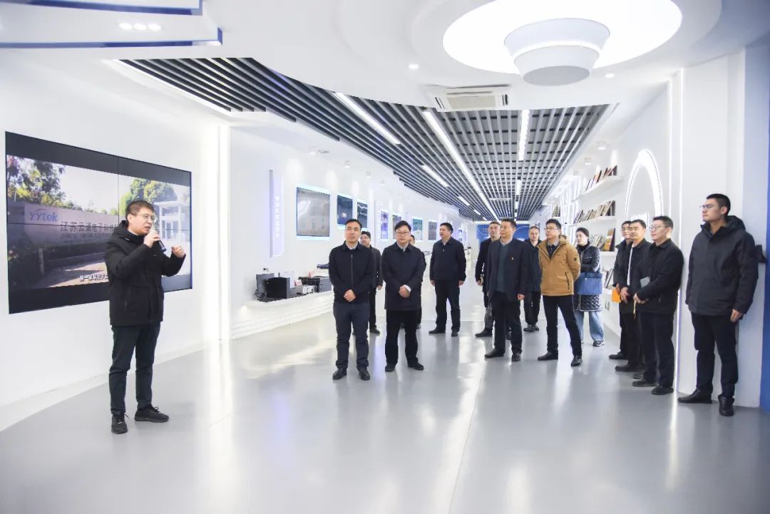 海陵区电子信息产业服务专班莅临威廉希尔开展企业行活动